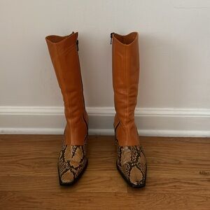 Leather boots size 37